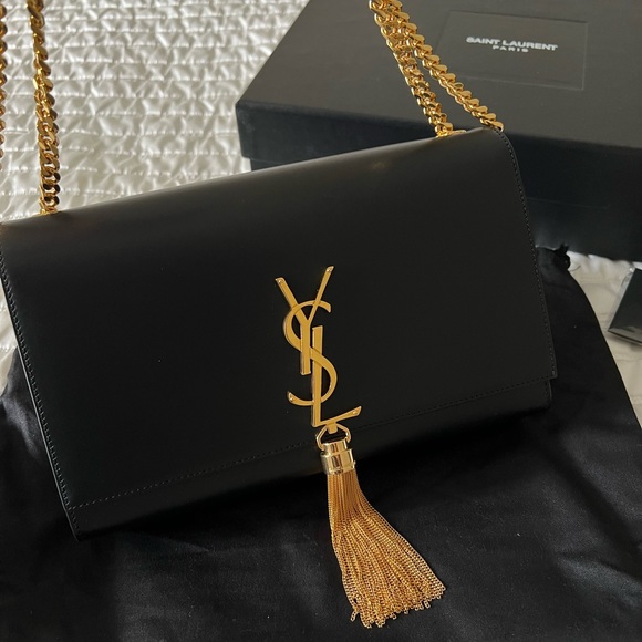 Saint Laurent Smooth Calfskin
medium Monogram Kate shoulder bag - Picture 3 of 8